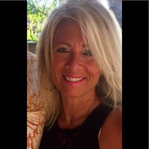 Meet your Posher, Denise